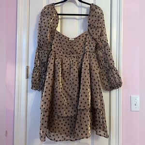 Storia Tan Flower dress